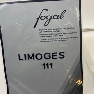 New Unopened Fogal Limoges 111 Pantyhose , S, color blossom 107